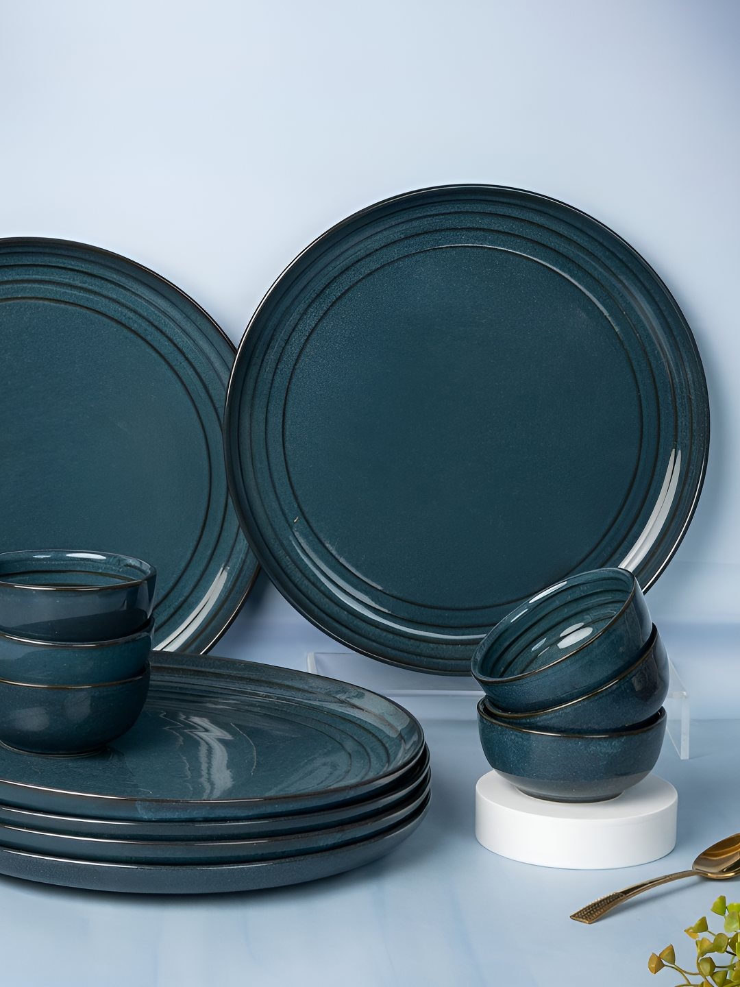 

BODHI HOUSE Navy Blue 12-Pieces Porcelain Glossy Dinner Set