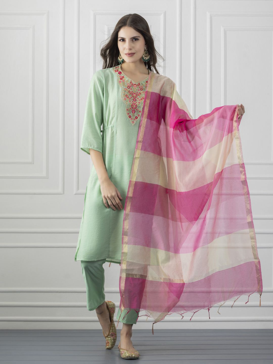 

SHAYE Women Floral Yoke Design Regular Sequinned Kurta with Trousers & With Dupatta, Green