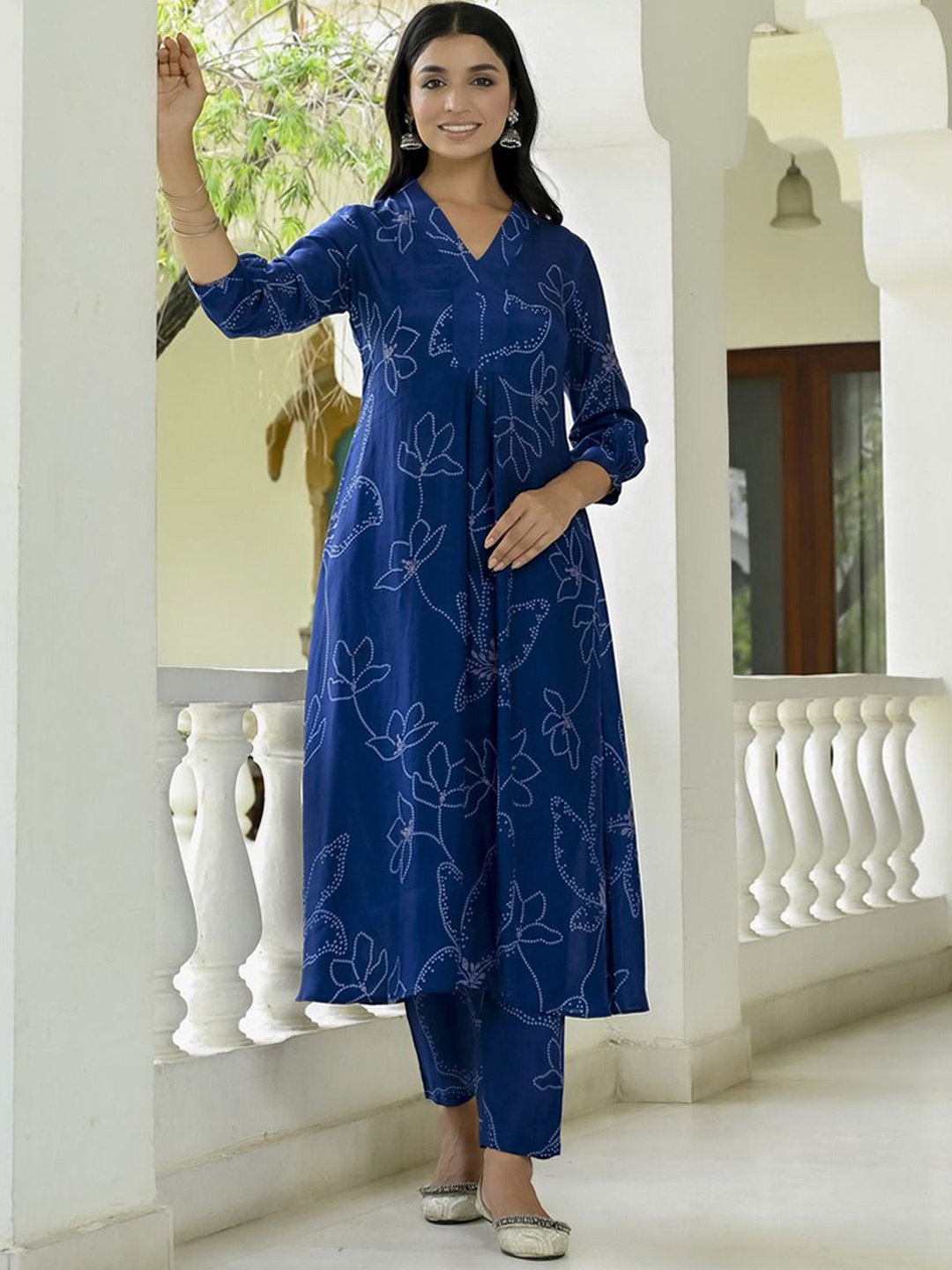 

GoSriKi Women Floral Printed Empire Kurta with Trousers, Blue