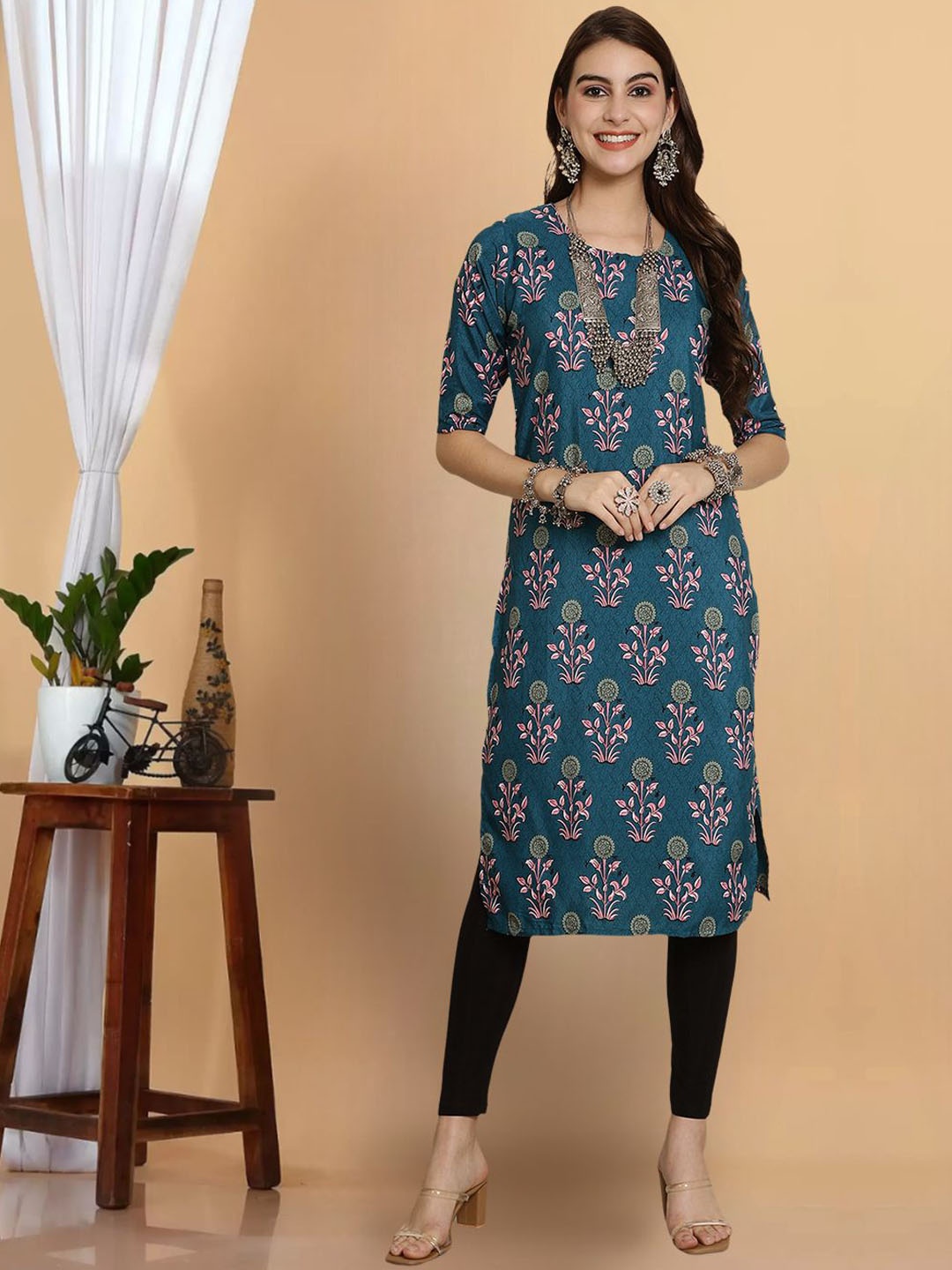 

7Threads Women Floral Printed Mirror Work Floral Crepe Kurta, Multi