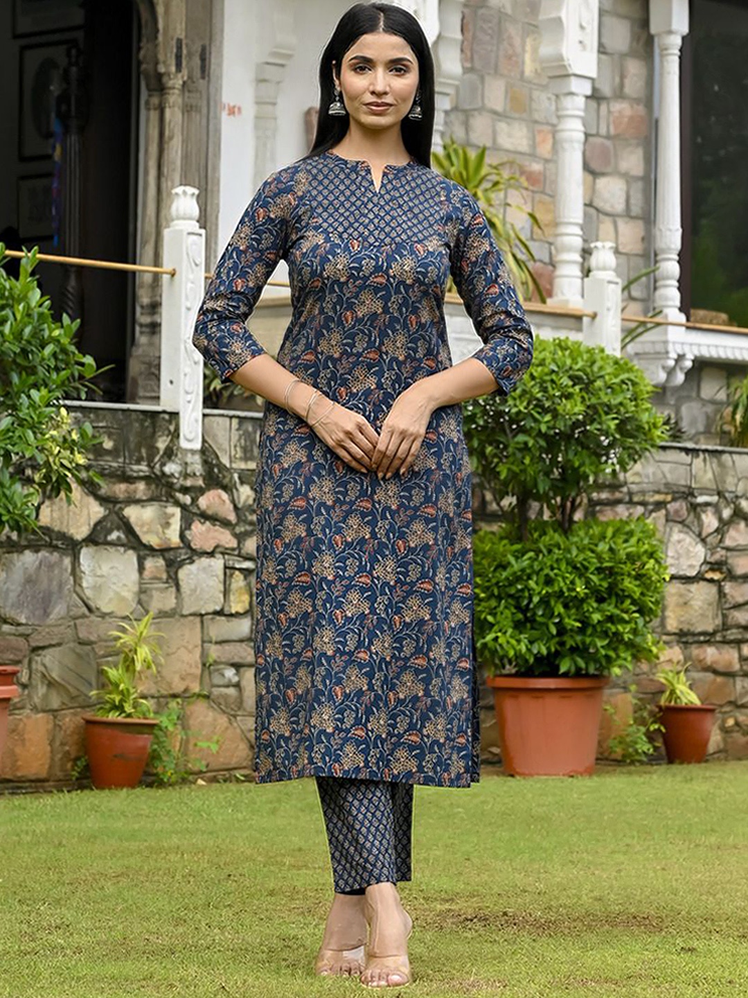 

GoSriKi Women Floral Printed Regular Kurta with Trousers, Blue