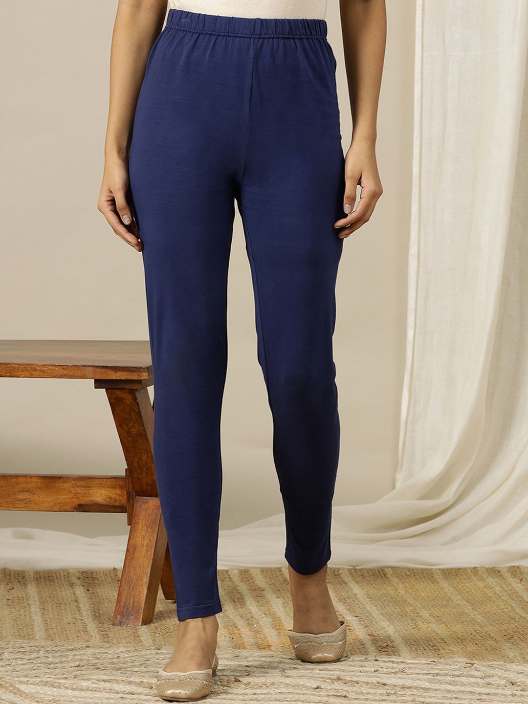 

AURELIA Ankle-Length Solid Leggings, Blue