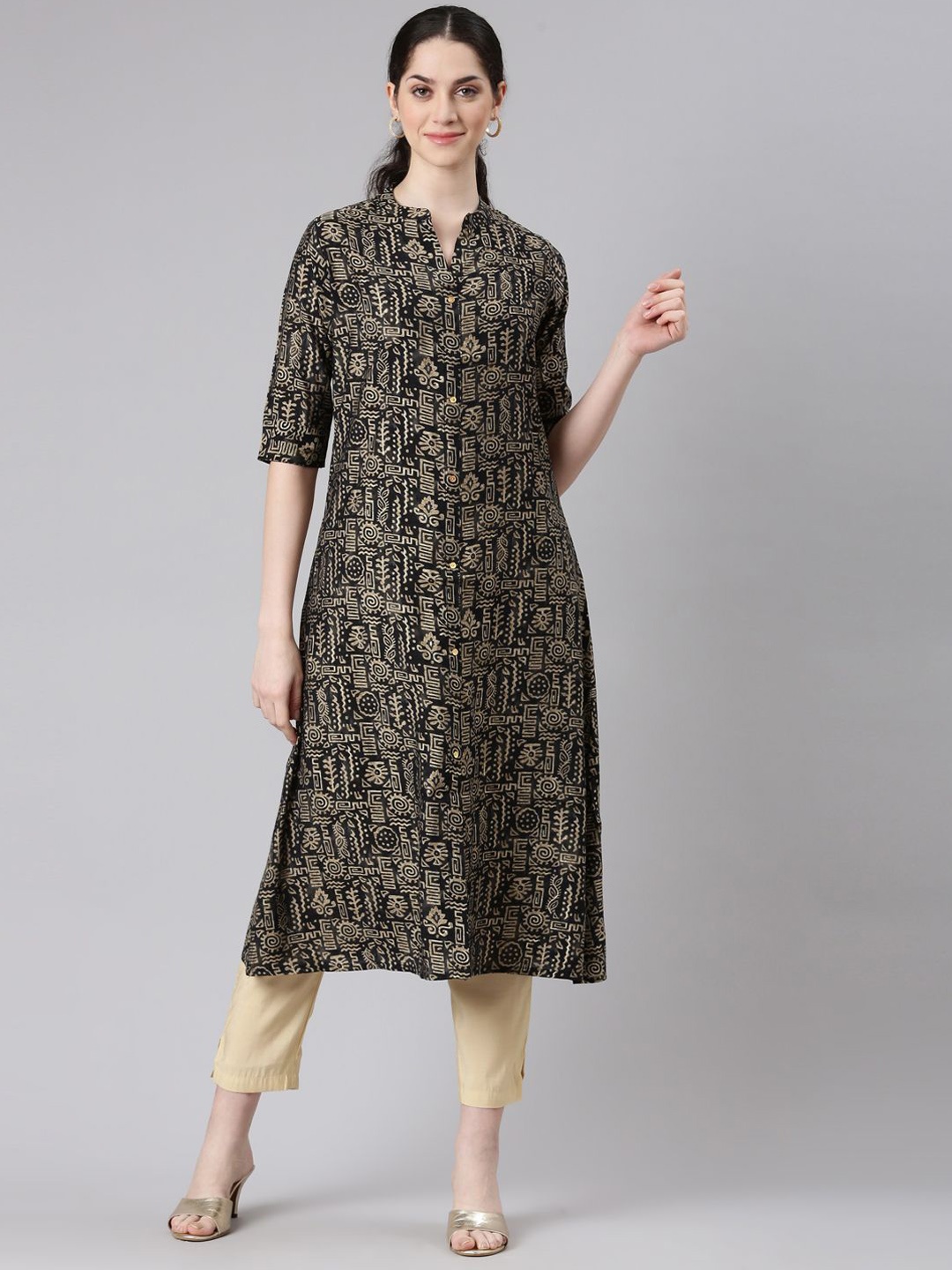 

Neerus Women Printed Kurta, Black