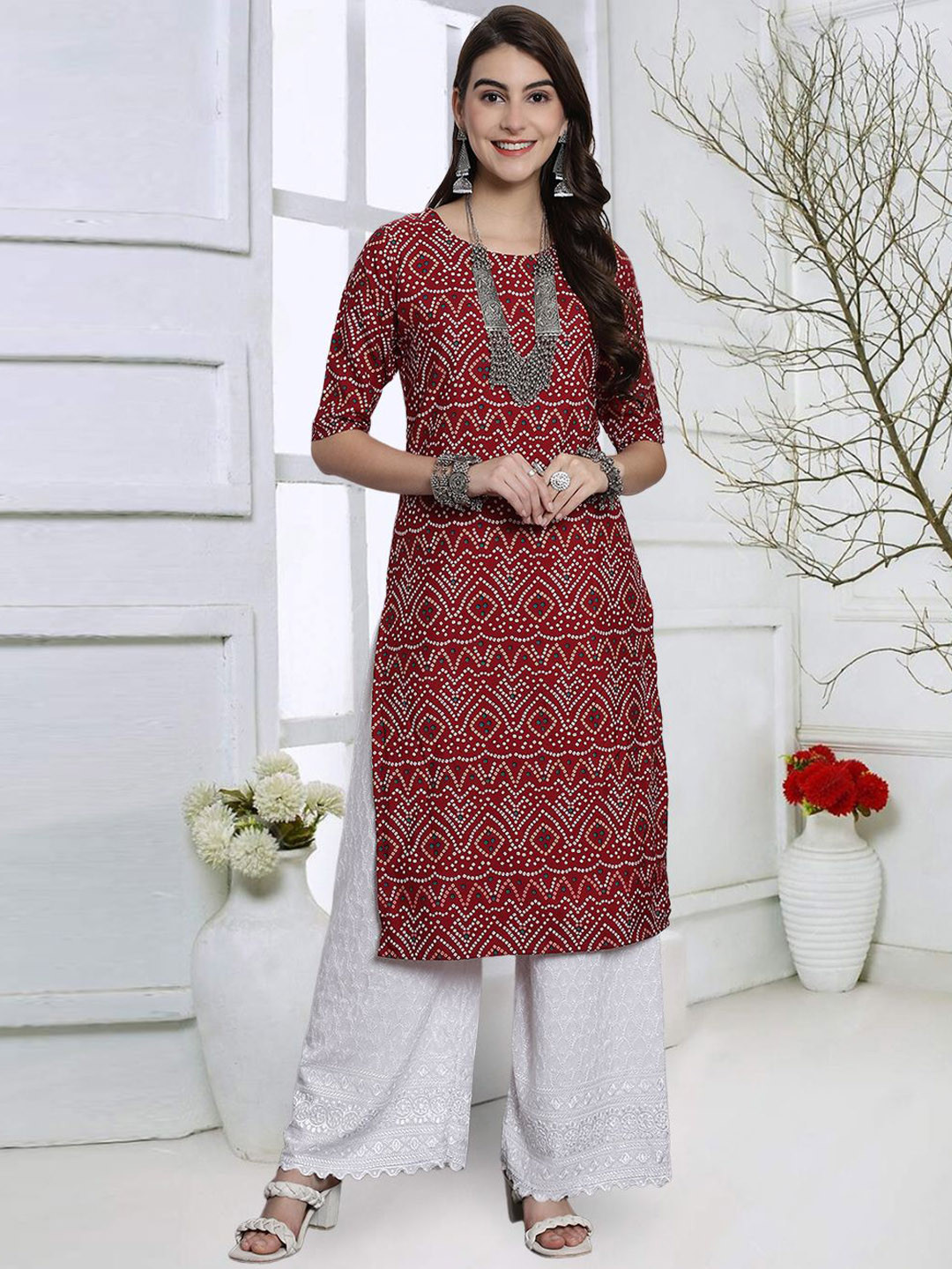 

7Threads Women Geometric Sequinned Floral Crepe Kurta, Multi