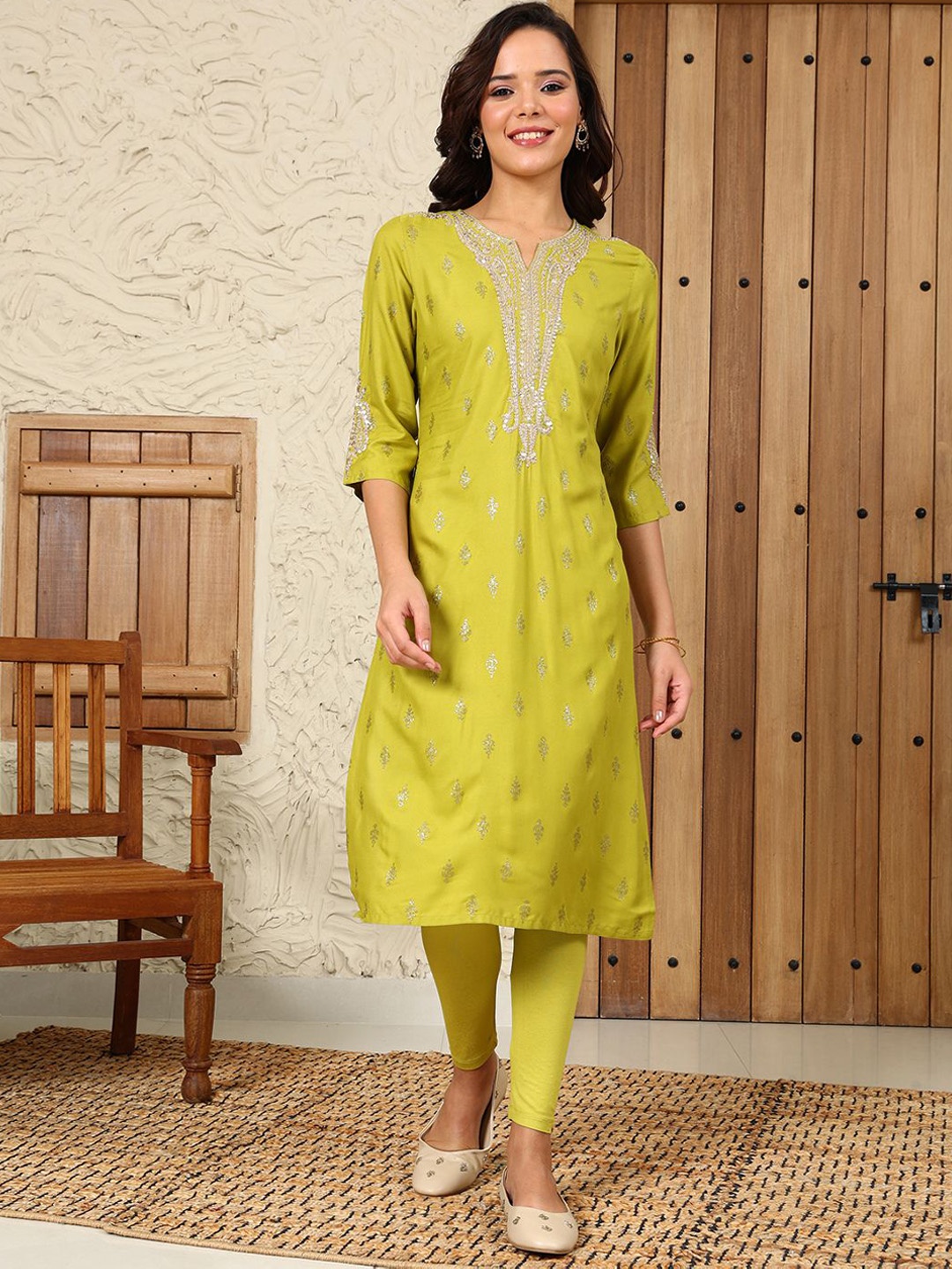 

W Women Ethnic Motifs Embroidered Flared Sleeves Thread Work Kurta, Green