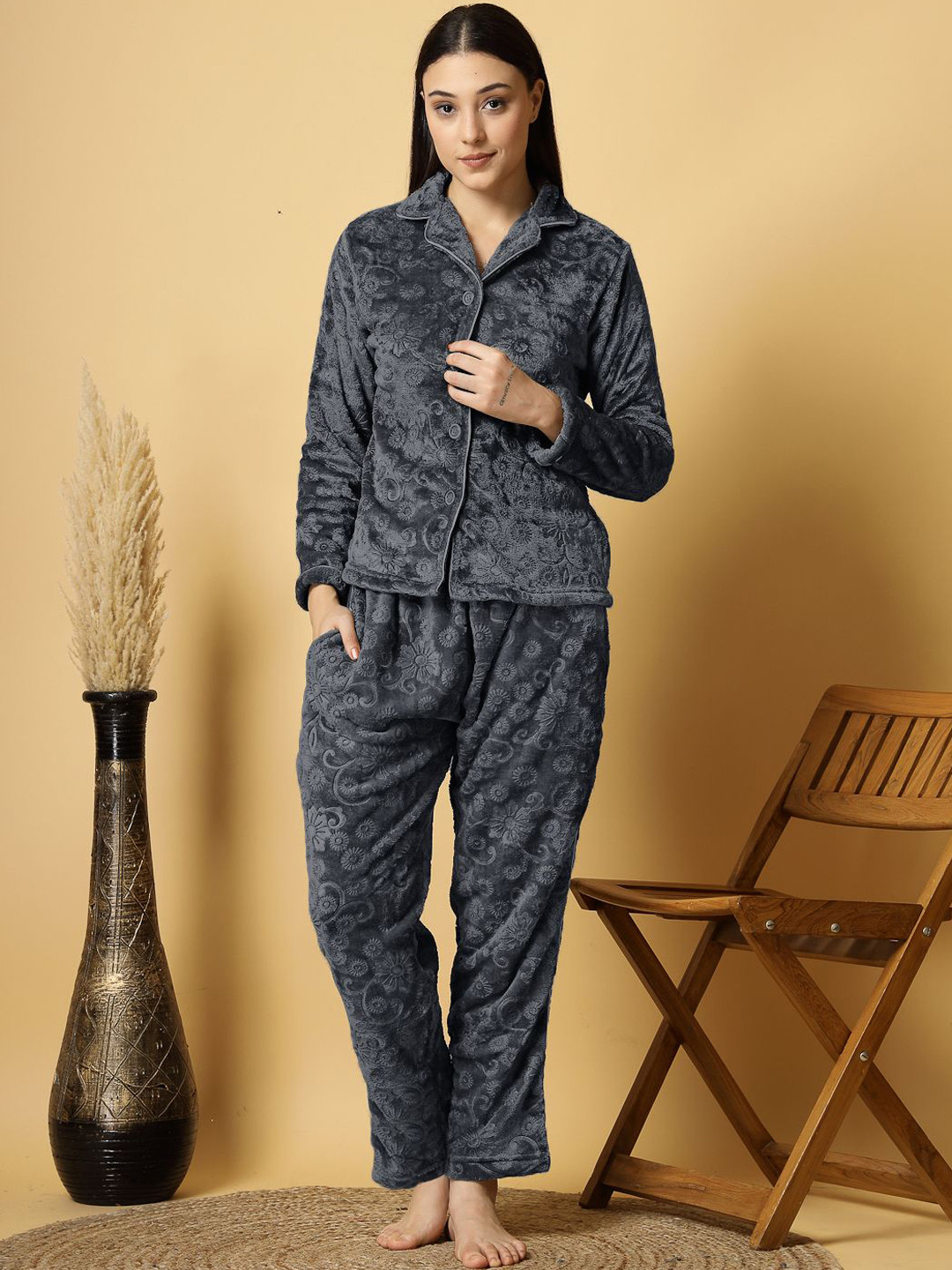 

FABINALIV Floral Embossed Lapel Collar Winter Night Suit, Grey