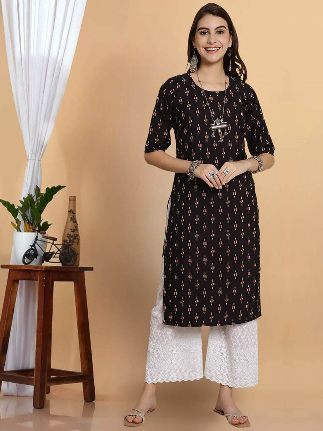 

7Threads Women Ethnic Motifs Printed Keyhole Neck Flared Sleeves Thread Work Floral Crepe Anarkali Kurta, Multi