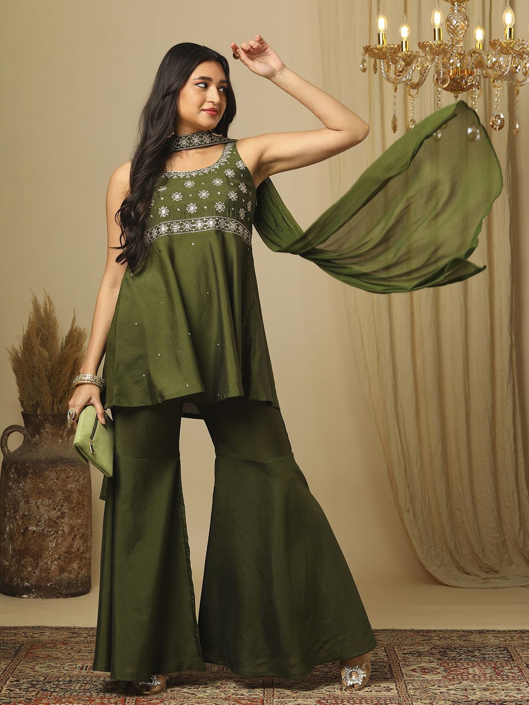 

Globus Embroidered Sleeveless Tunic Trouser & Dupatta Co-Ords, Green