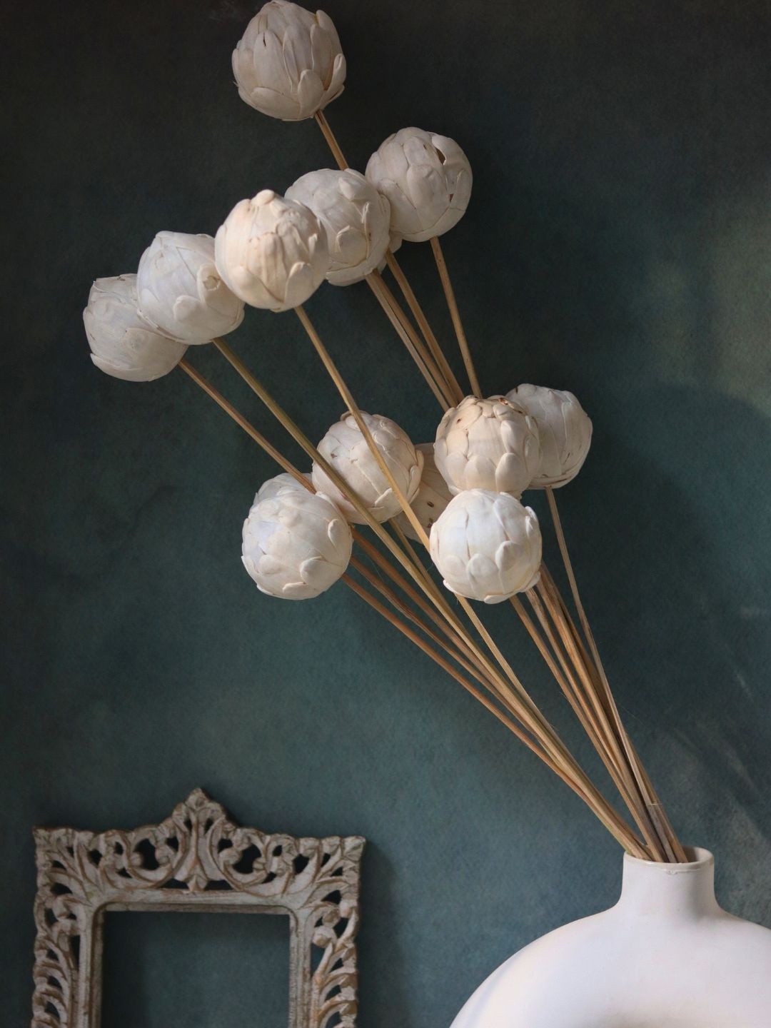 

WEAVING HOMES White Ball Flower Bunch