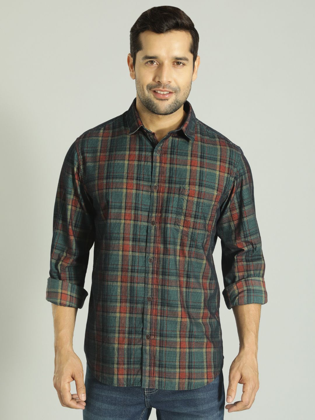 

Indian Terrain Men India Slim Spread Collar Solid Cotton Slim Fit Casual Shirt, Green