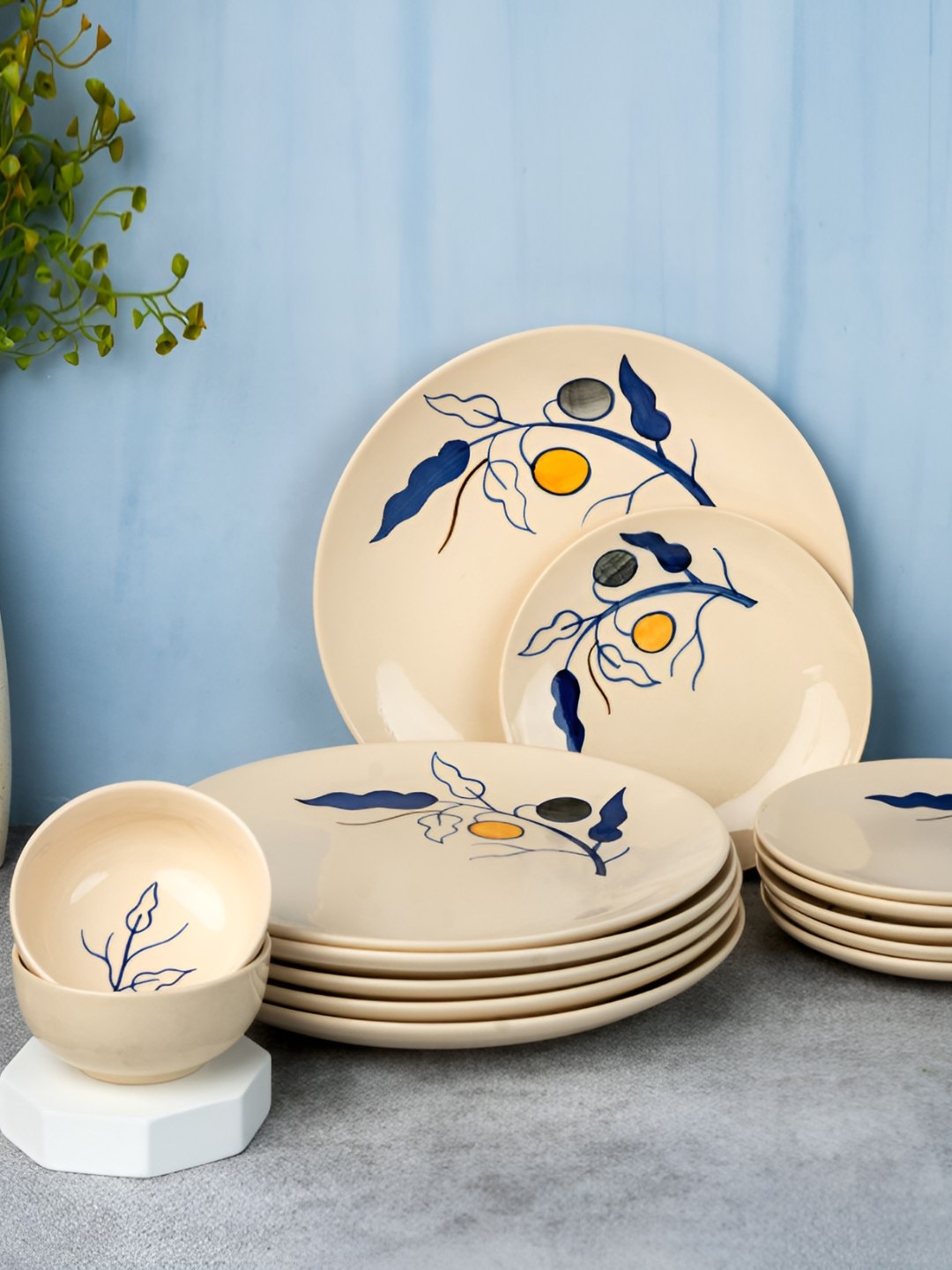 

BODHI HOUSE White & Blue 18-Pieces Porcelain Glossy Dinner Set