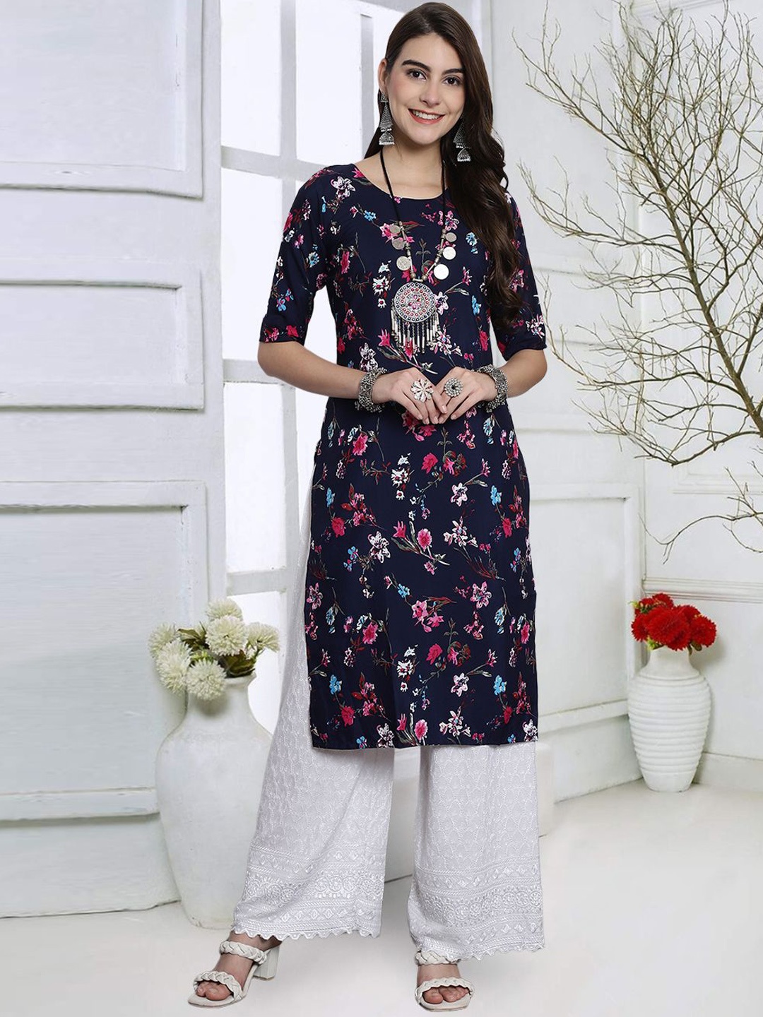 

7Threads Women Cold-Shoulder Sleeves Thread Work Floral Crepe Kurta, Multi