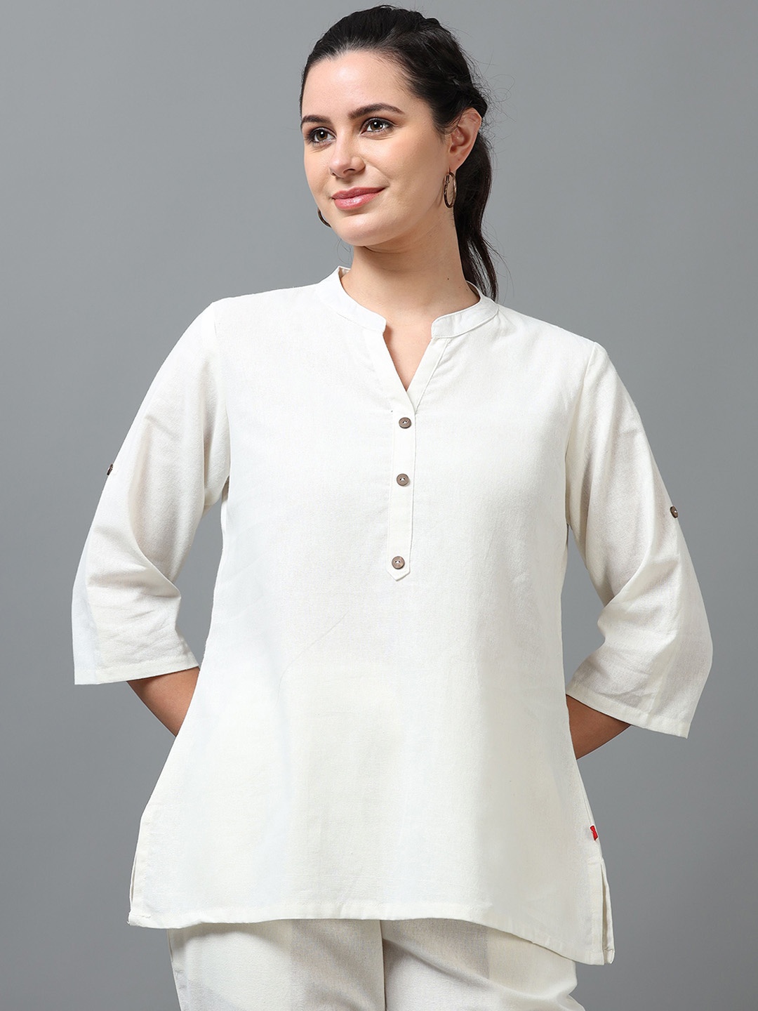 

Marcia Women Thread Work Kurta, Off white