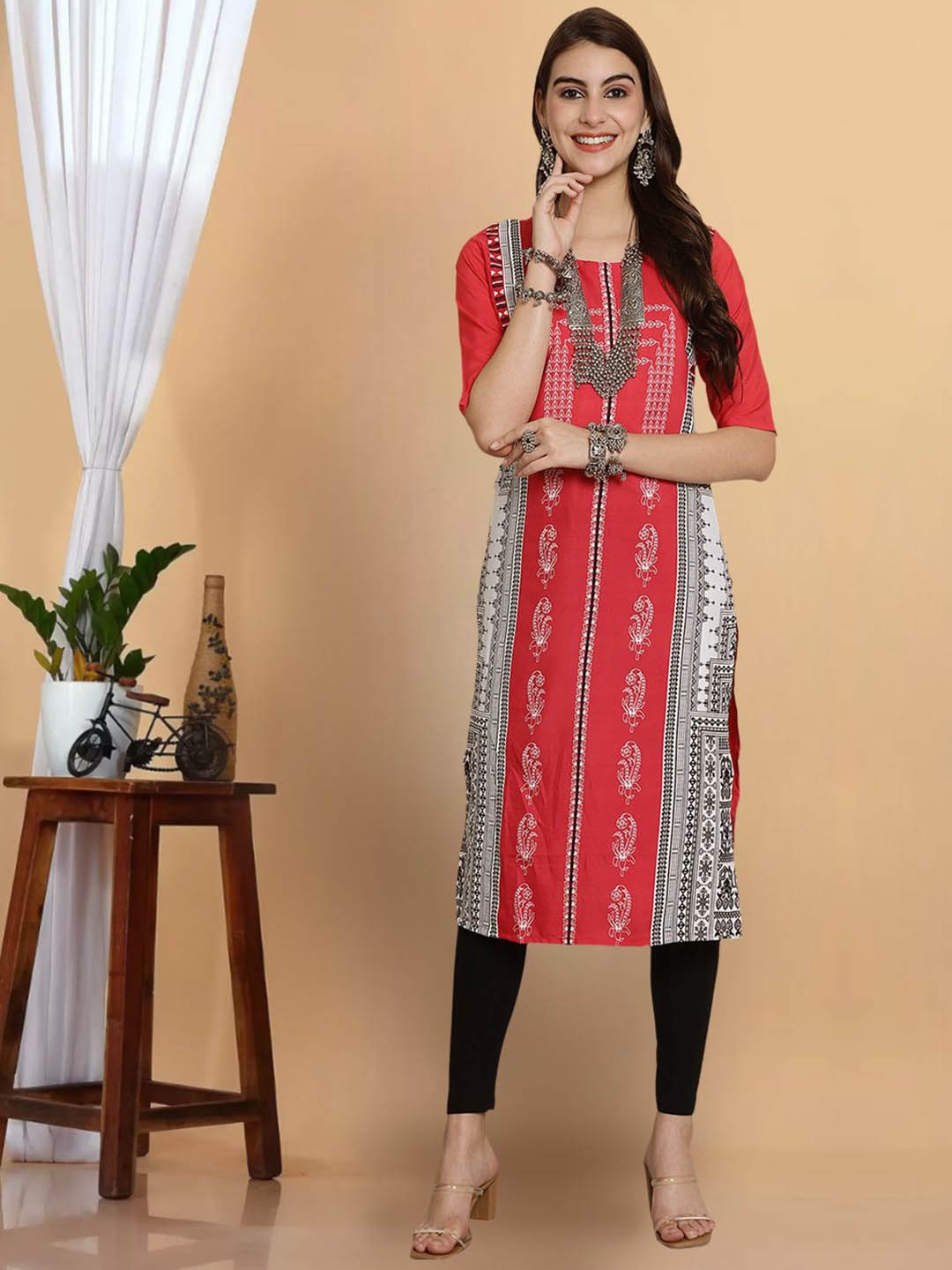 

7Threads Women Geometric Printed Sequinned Floral Crepe Kurta, Multi