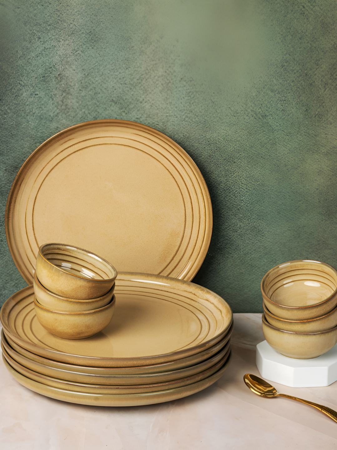 

BODHI HOUSE Beige 12-Pieces Porcelain Glossy Dinner Set