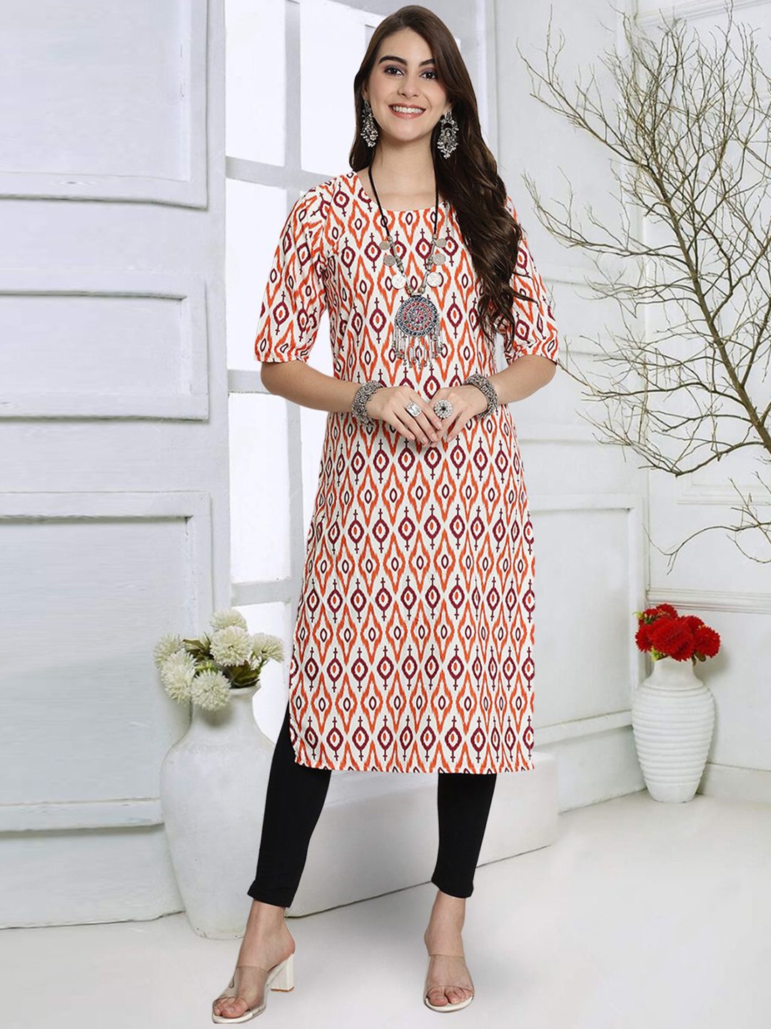

7Threads Women Geometric Colourblocked Sequinned Floral Crepe Kurta, Multi