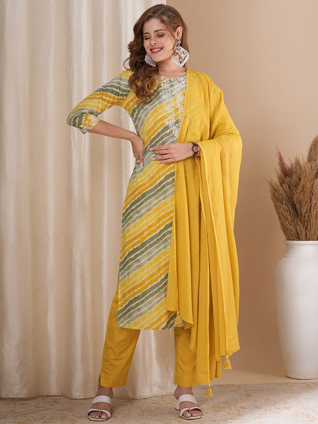 

FASHOR Women Leheriya Printed Regular Sequinned Pure Cotton Kurta with Trousers & With Dupatta, Yellow