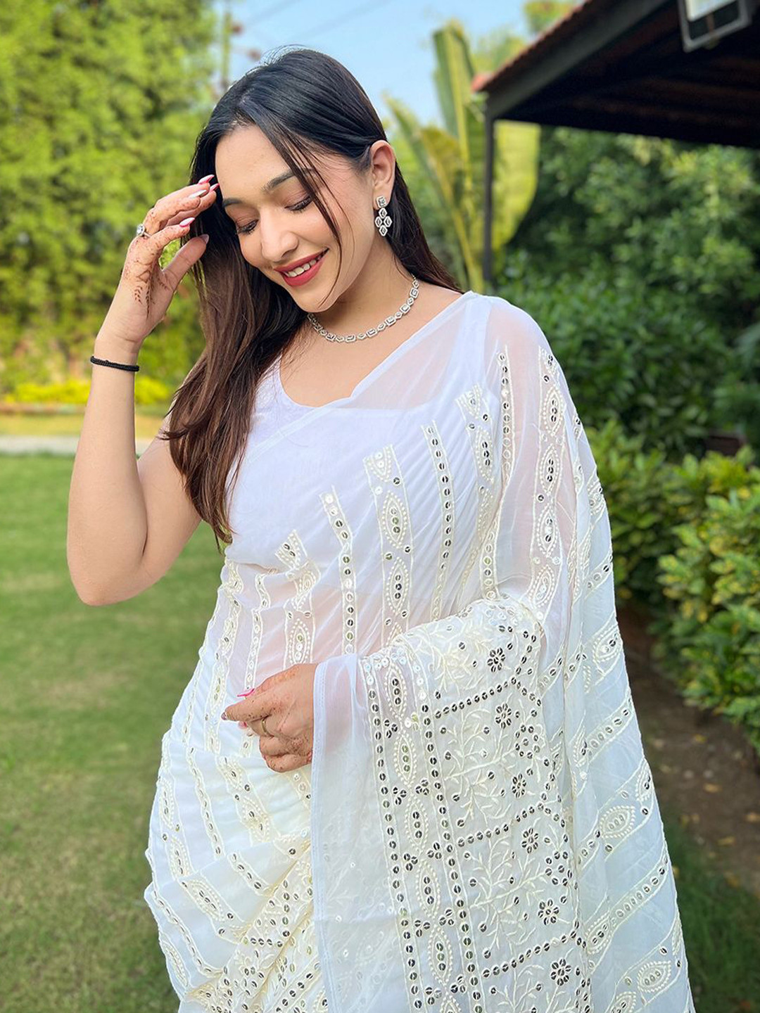 

SAREESBYCHIRAG Ethnic Motifs Mirror Work Saree, White