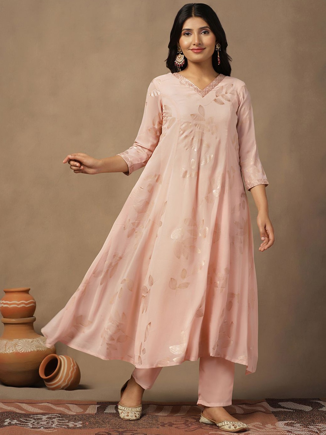 

FASHION DREAM Women Floral Printed Regular Kurta with Trousers, Pink