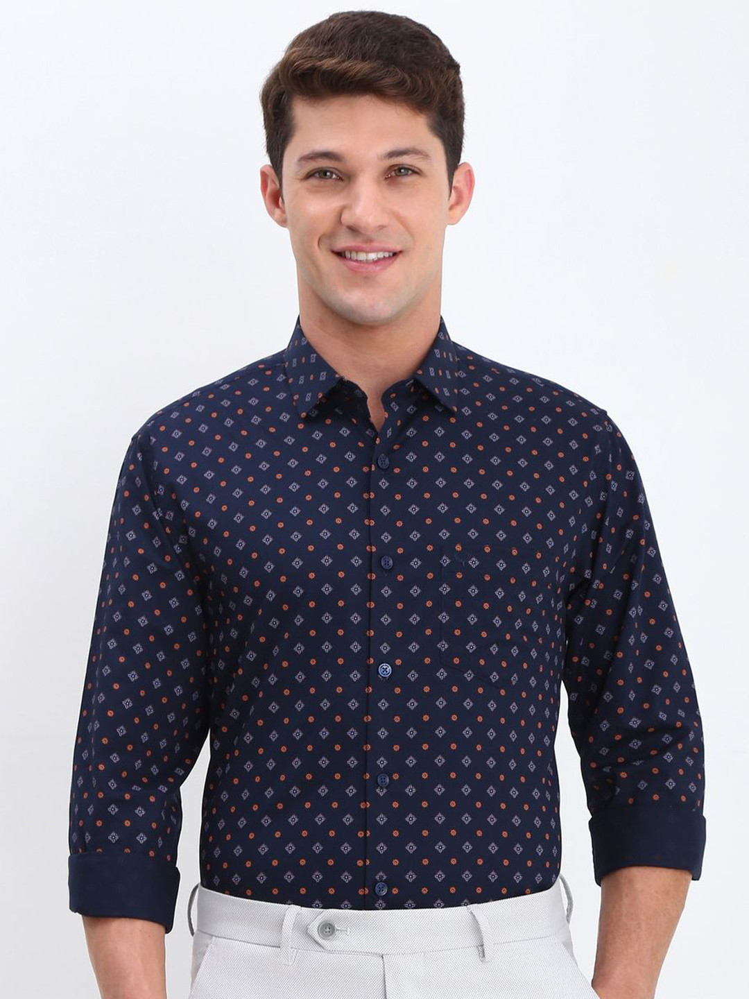 

Allen Solly Men Slim Fit Opaque Printed Formal Shirt, Navy blue