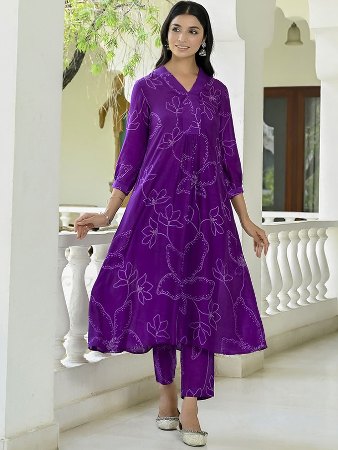 

GoSriKi Women Floral Printed Regular Kurta with Trousers, Purple