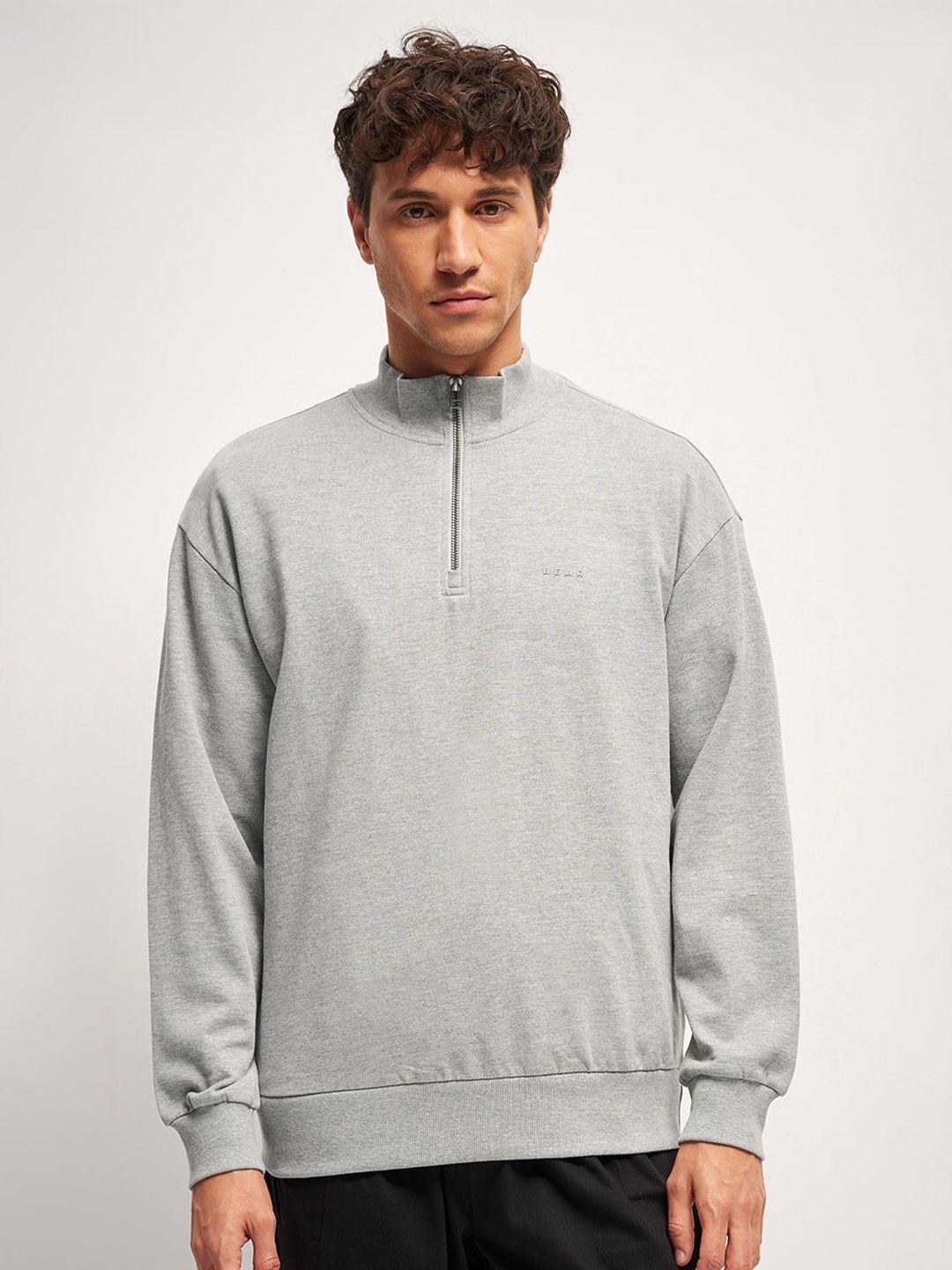 

THE BEAR HOUSE Men Solid Relax Fit High Neck Sweatshirt, Grey