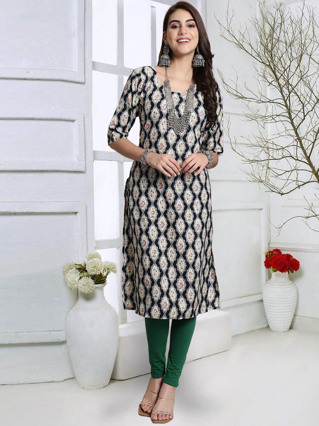 

7Threads Women Paisley Keyhole Neck Cold-Shoulder Sleeves Mirror Work Floral Crepe Kurta, Multi