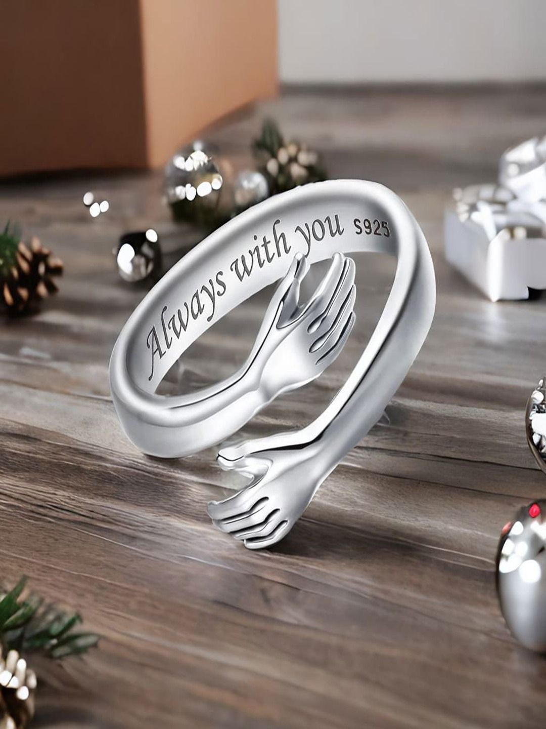 

UNIVERSITY TRENDZ Silver-plated Hug Finger Ring