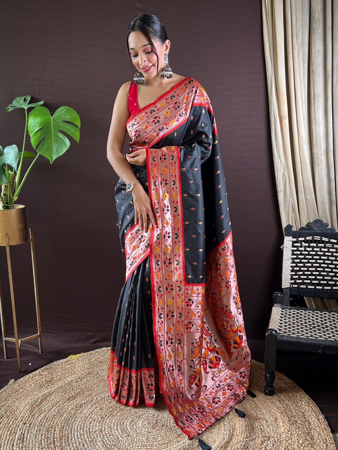 

Mitera Woven Design Zari Silk Blend Paithani Saree, Black
