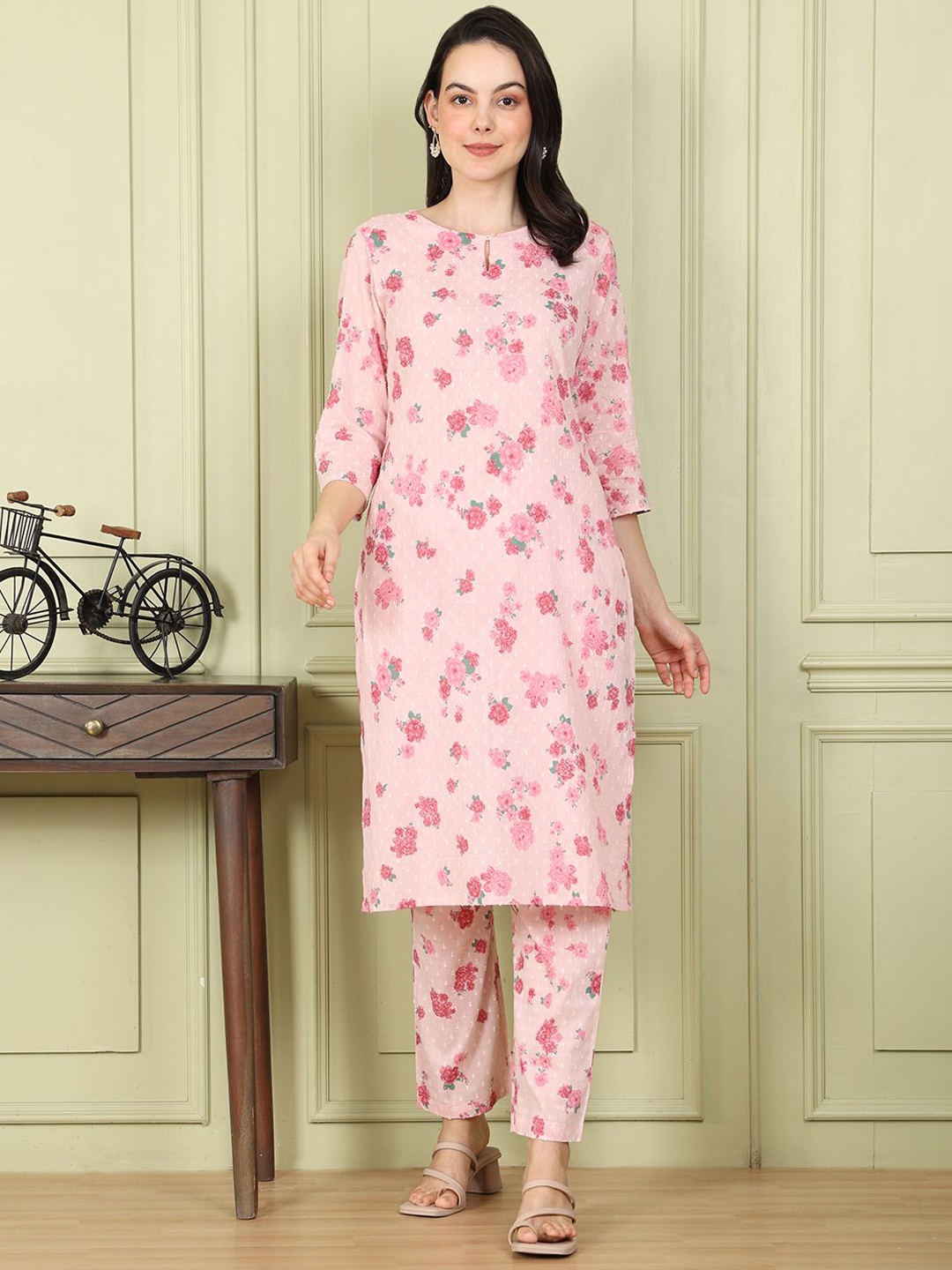 

W Women Floral Printed Regular Pure Cotton Kurta with Trousers, Pink