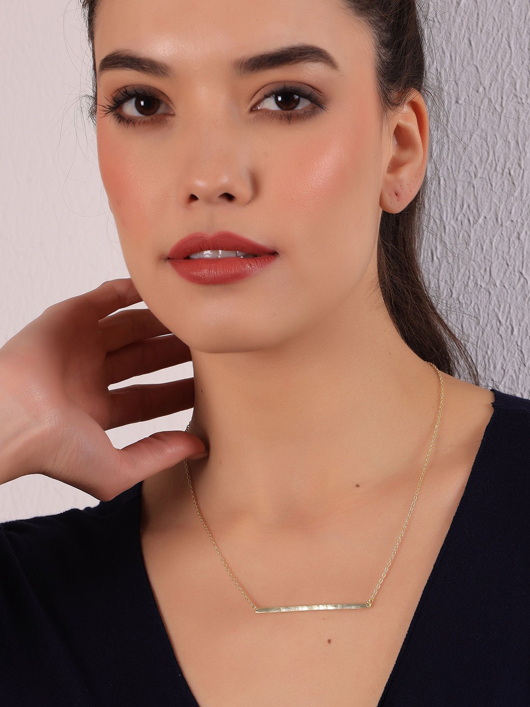 

ROYAL PITARAH Gold Bar Necklace