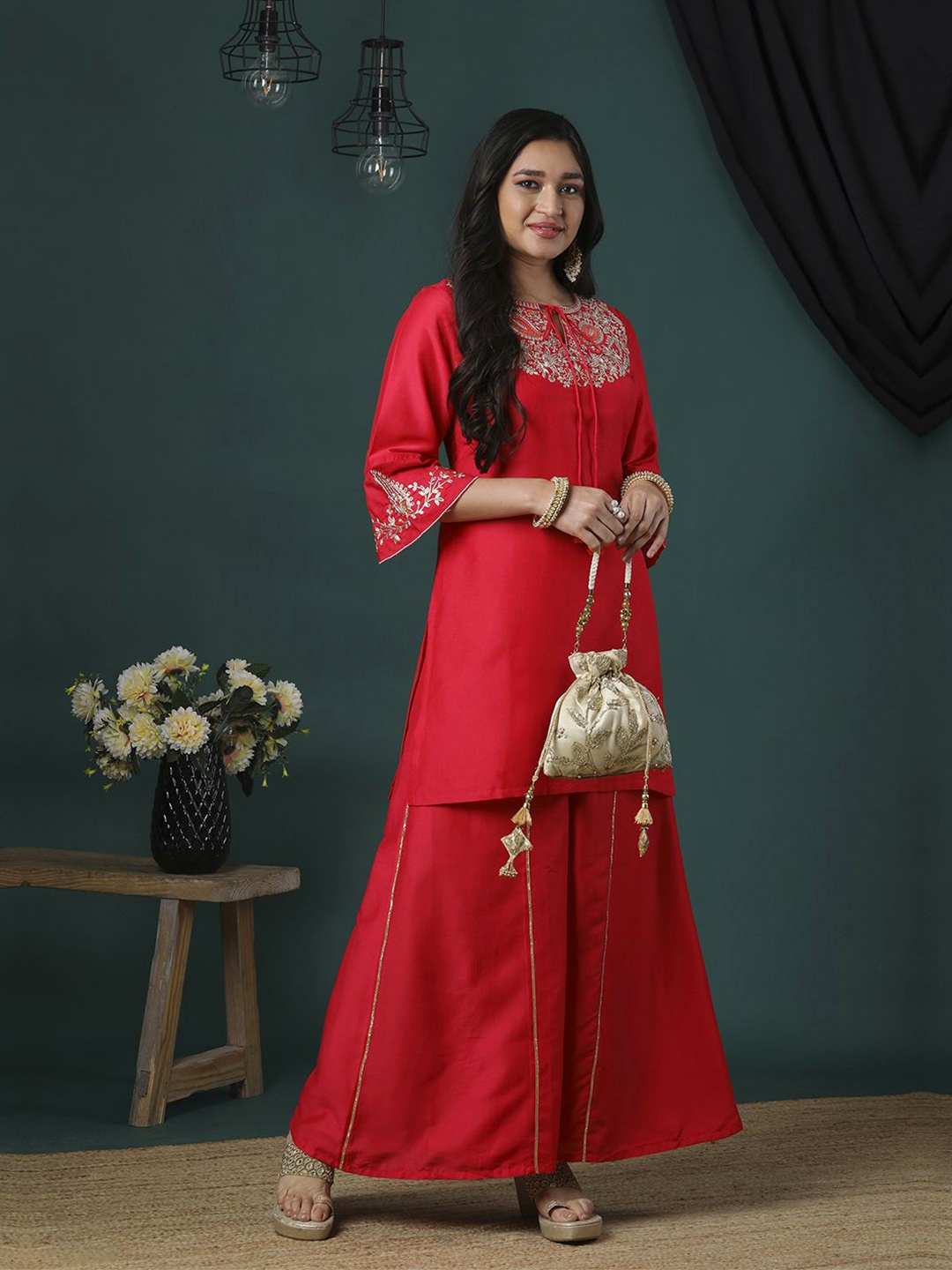 

Globus Women Floral Embroidered Regular Thread Work Kurta with Palazzos, Pink