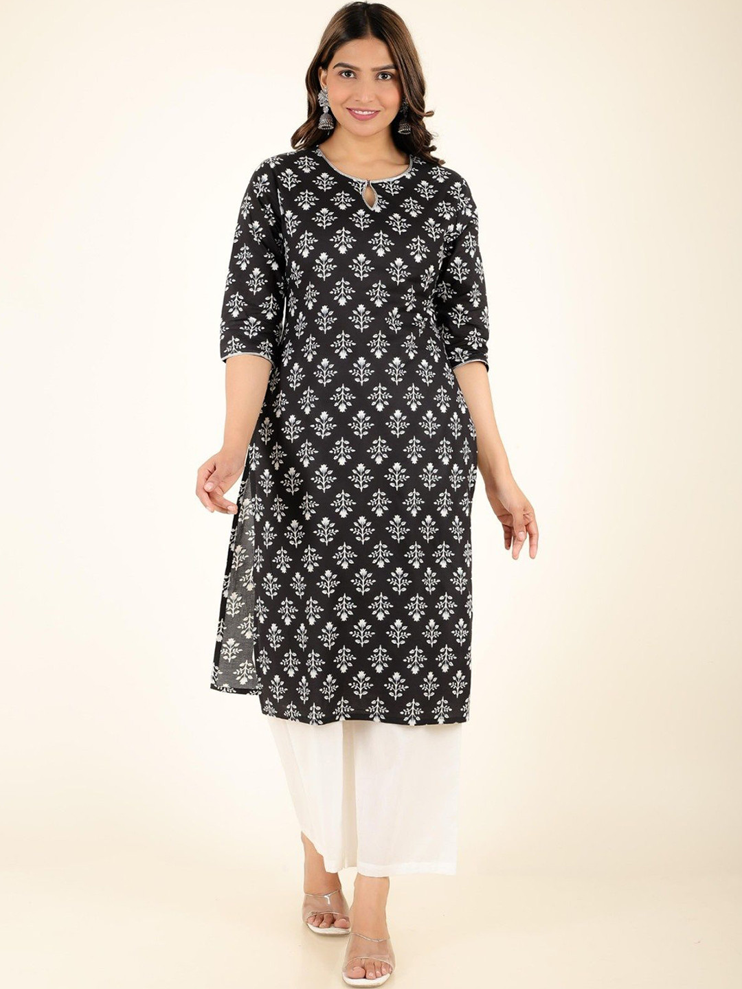 

Aramya Women Floral Printed Regular Pure Cotton Kurta with Trousers, Black