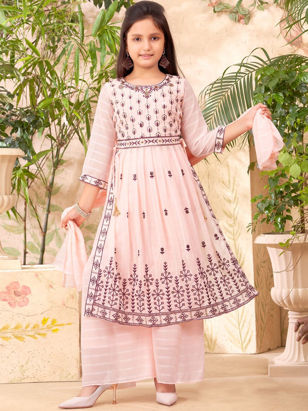 

Aarika Girls Floral Embroidered Regular Thread Work Kurta with Palazzos & With Dupatta, Peach