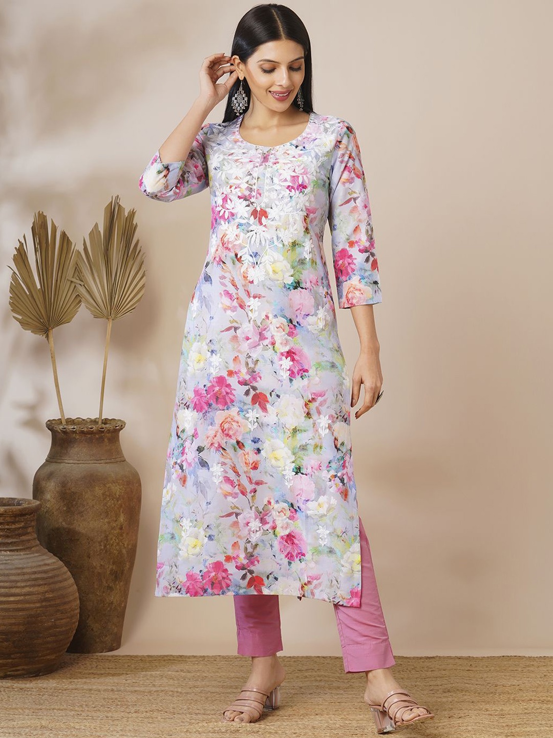 

GoSriKi Women Floral Printed Thread Work Kurta, Grey