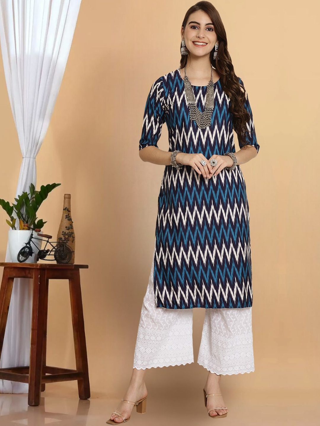 

7Threads Women Thread Work Floral Crepe Kurta, Multi