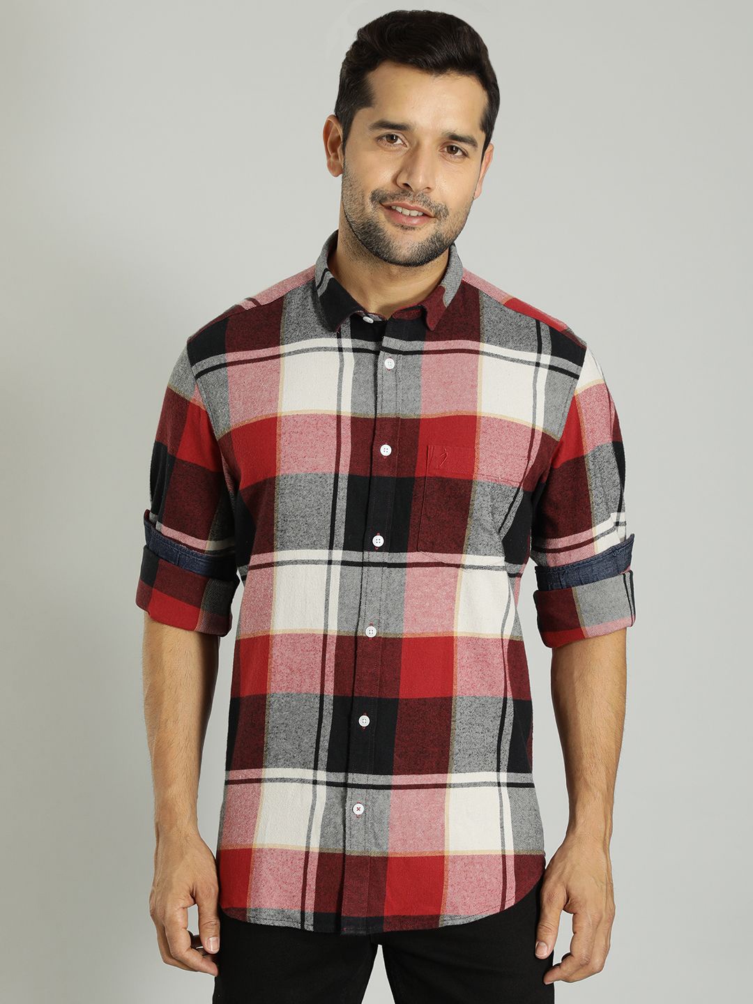 

Indian Terrain Men India Slim Spread Collar Checked Cotton Slim Fit Casual Shirt, Red