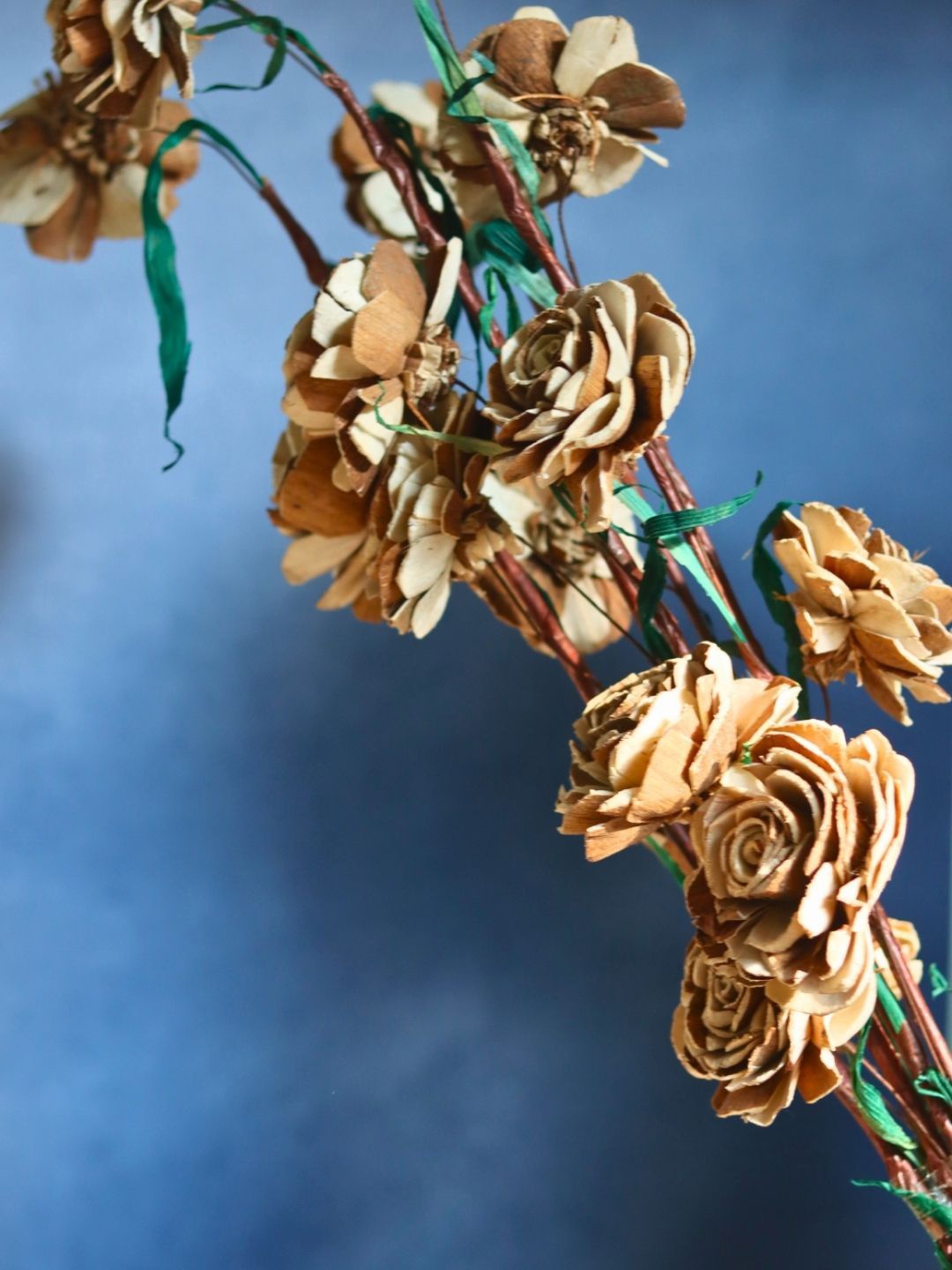 

WEAVING HOMES Sola Brown Rose Flower Bunch