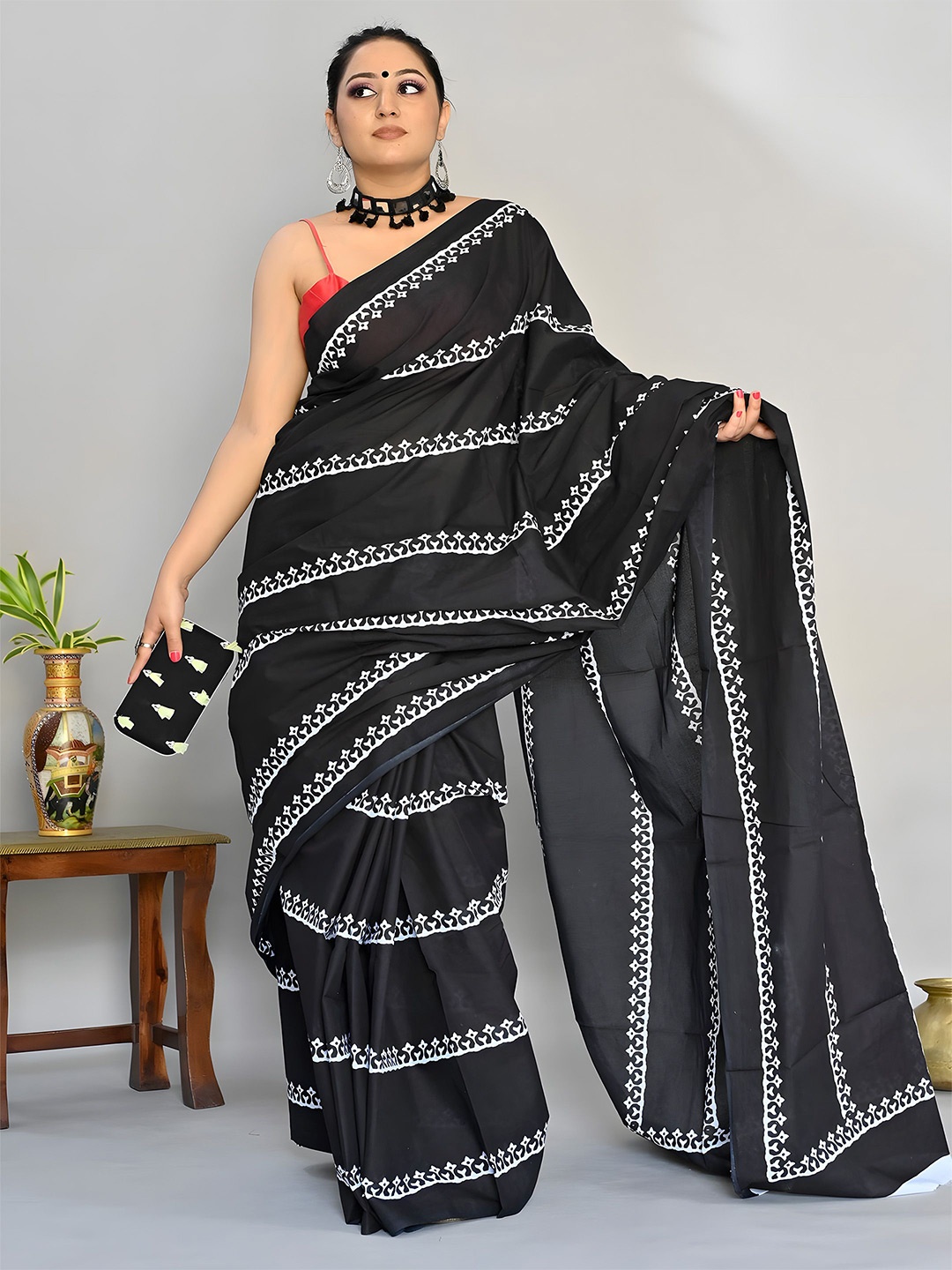 

Anouk Linen Blend Saree, Black