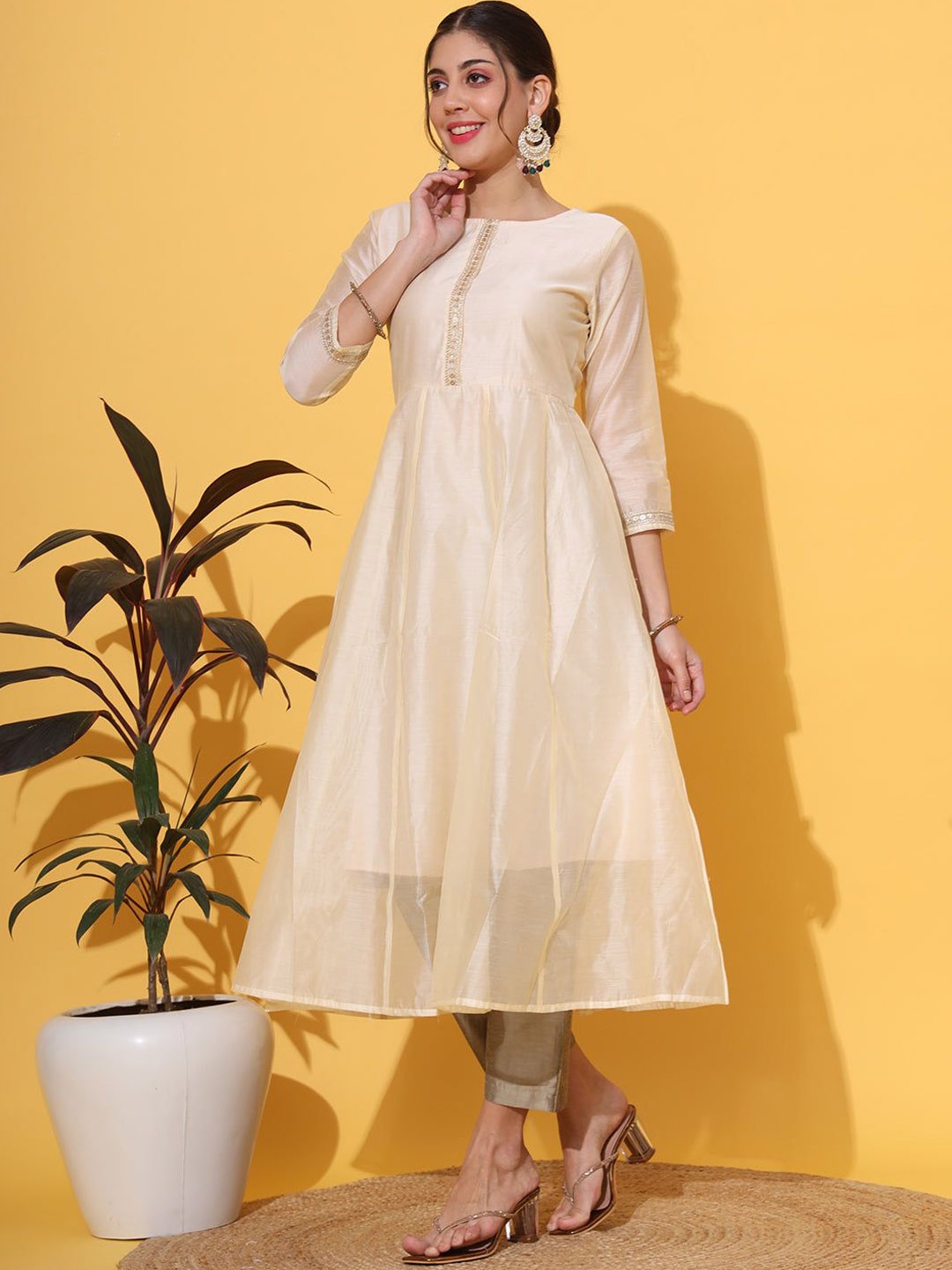 

KALINI Women Flared Sleeves Gotta Patti Anarkali Kurta, Cream