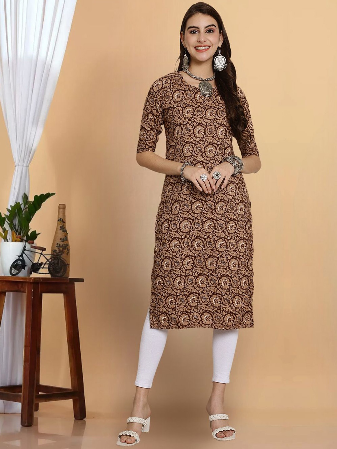 

7Threads Women Ethnic Motifs Yoke Design Sequinned Floral Crepe Kurta, Multi