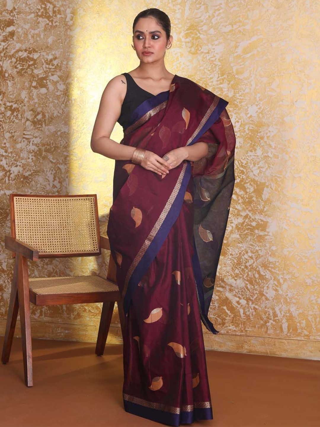 

Indethnic Woven Design Zari Pure Cotton Jamdani Saree, Maroon