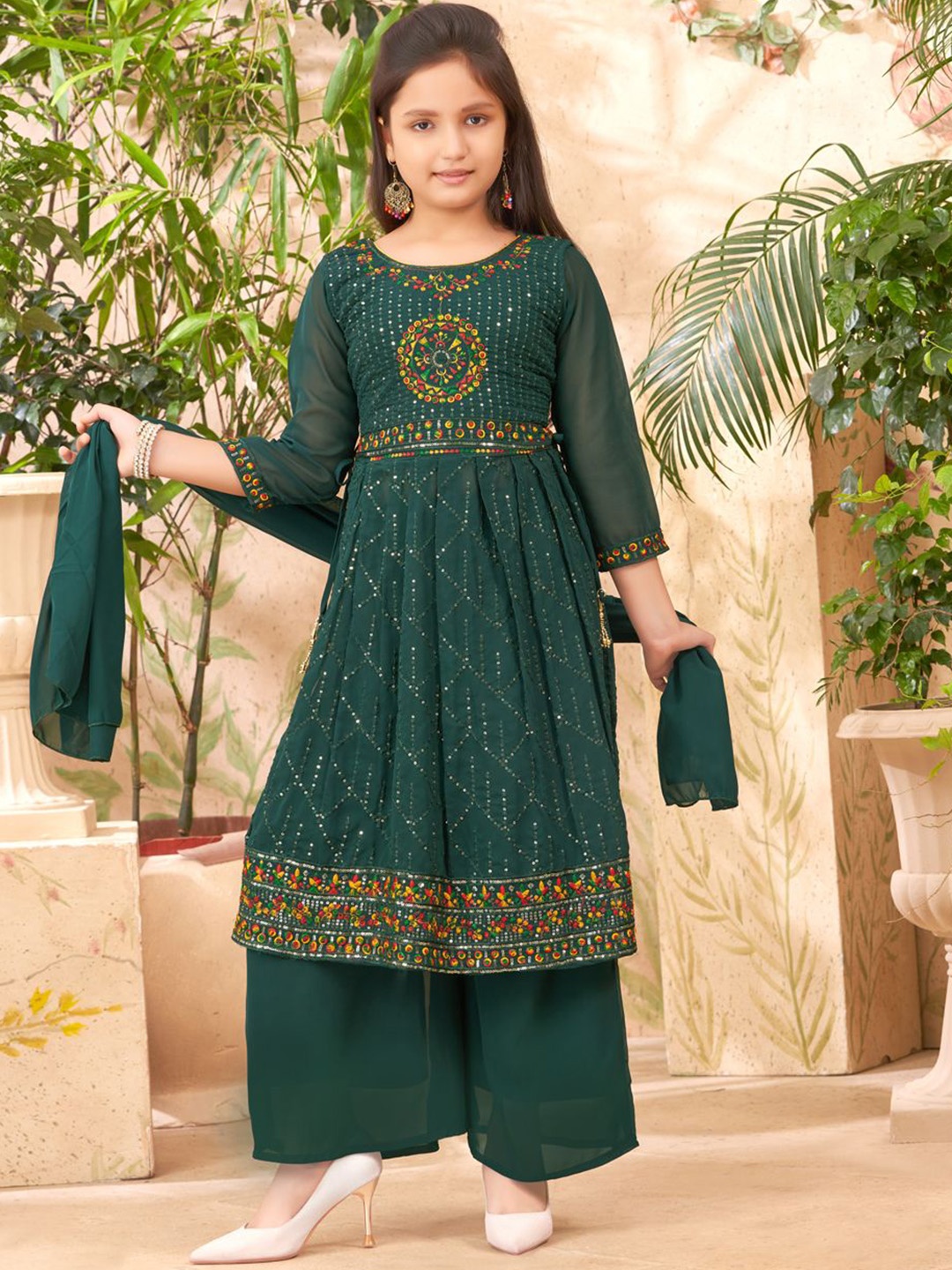 

Aarika Girls Floral Embroidered Regular Kurta with Palazzos & With Dupatta, Green