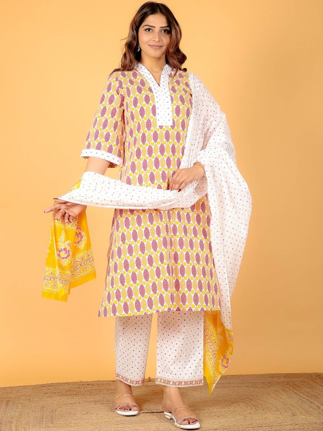 

Aramya Women Printed Regular Patchwork Pure Cotton Kurta with Trousers, Pink