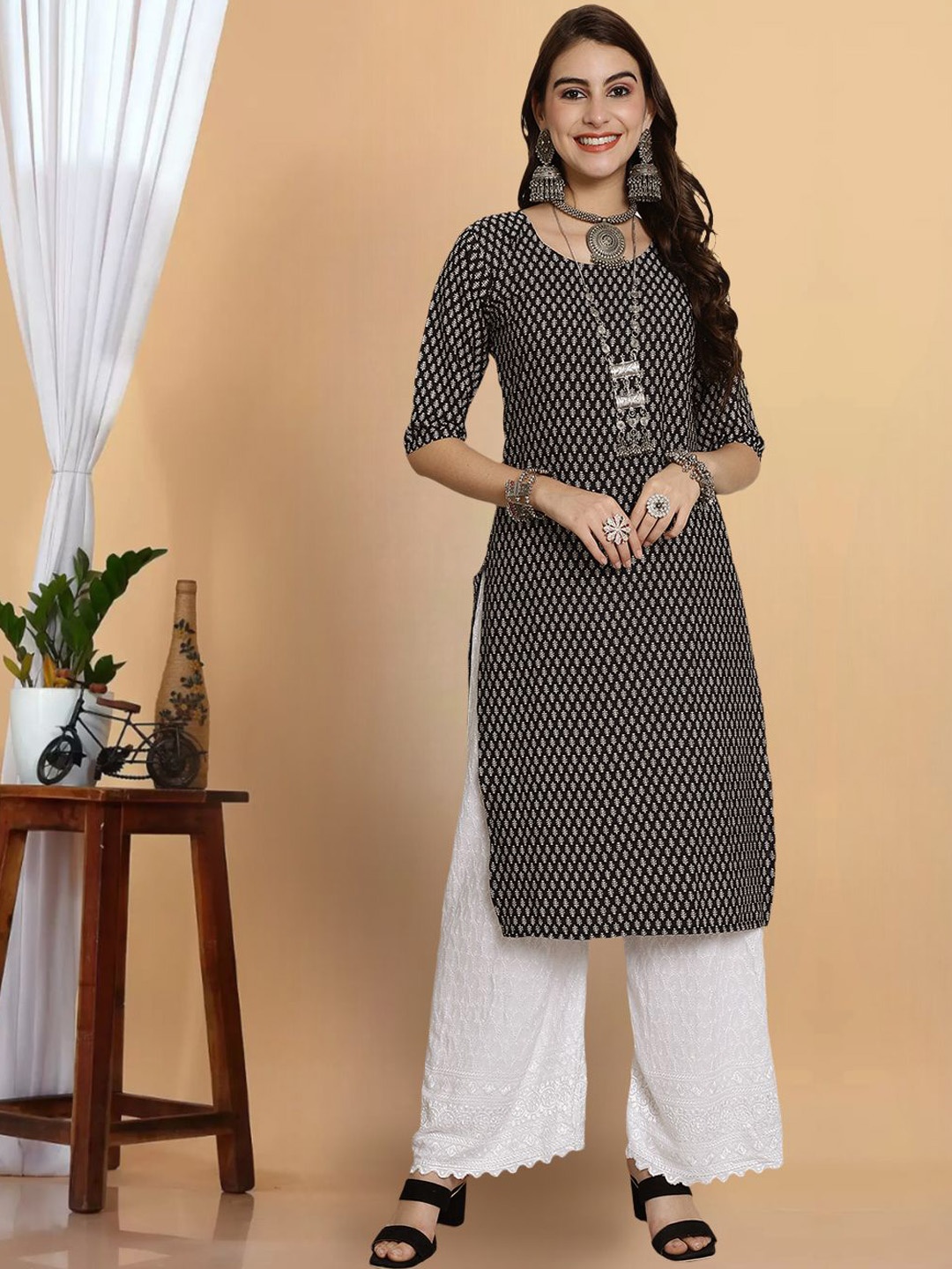 

7Threads Women Ethnic Motifs Thread Work Floral Crepe Kurta, Multi