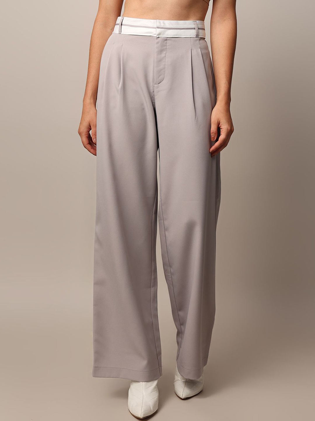 

ONLY Women High-Rise Pleated Trousers, Grey