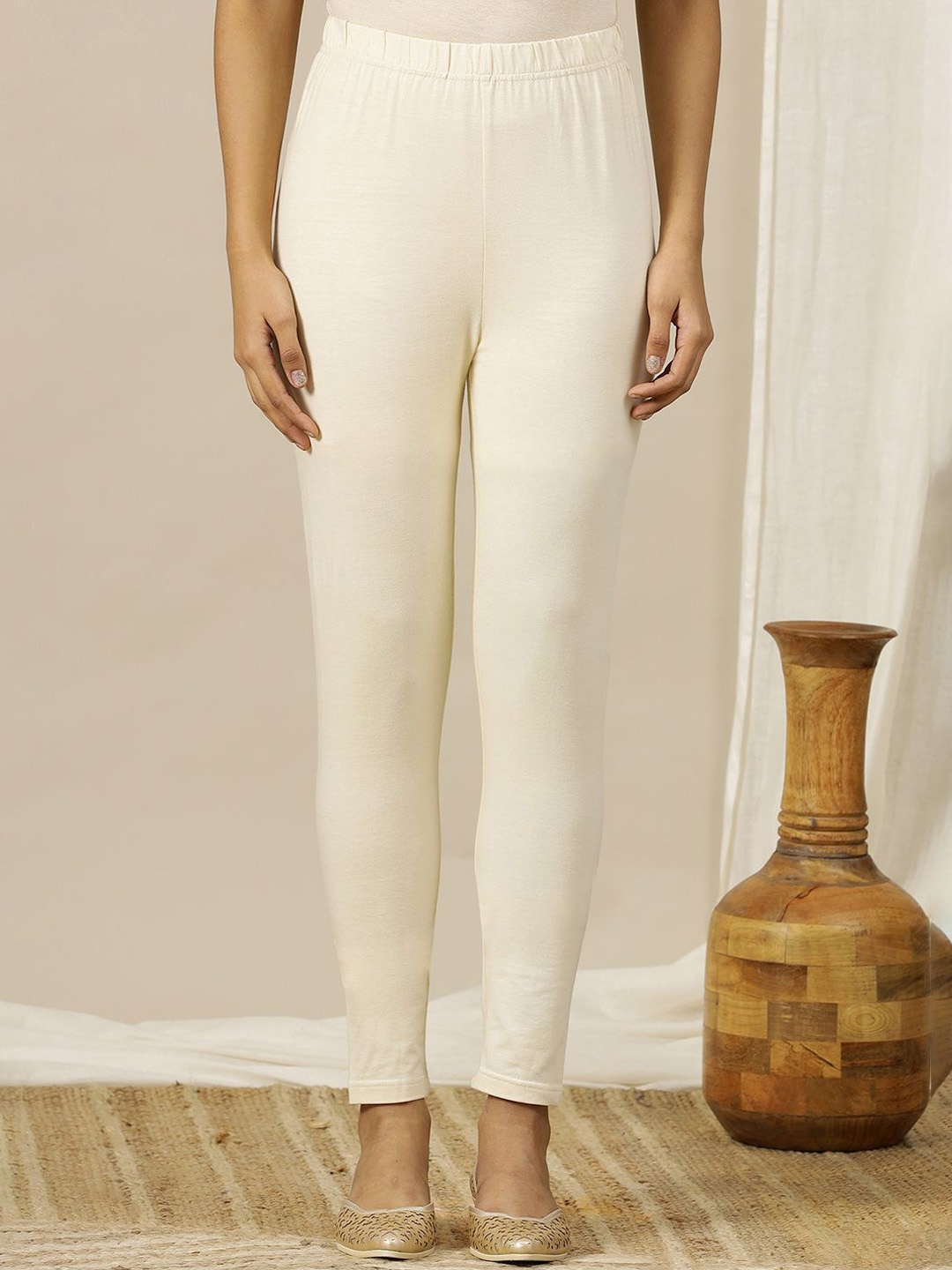 

AURELIA Mid-Rise Ankle-Length Leggings, Cream