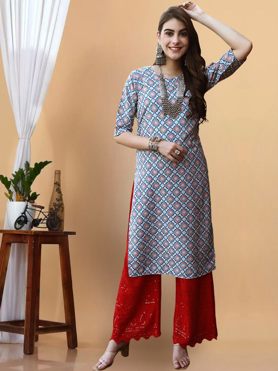 

7Threads Women Printed Keyhole Neck Cold-Shoulder Sleeves Thread Work Floral Crepe Kurta, Multi