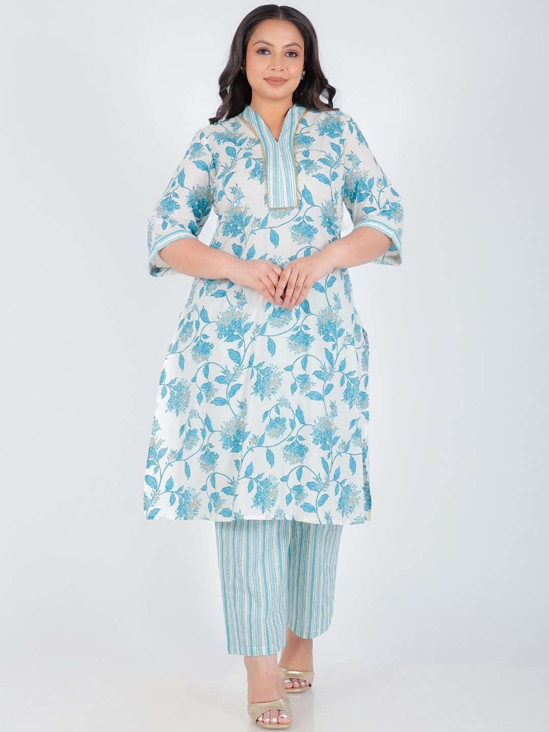 

Aramya Women Floral Printed Regular Patchwork Pure Cotton Kurta with Trousers, Blue