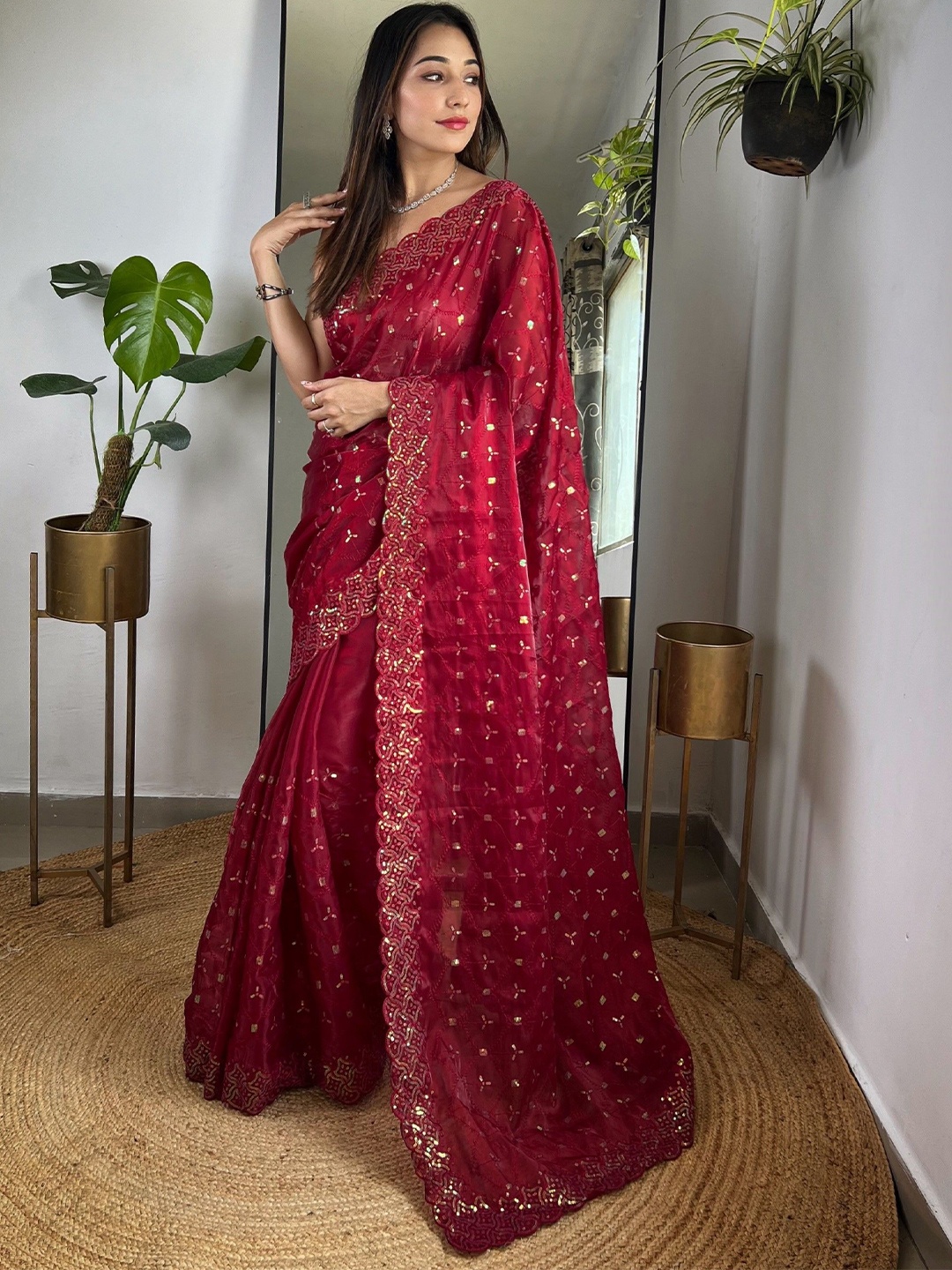 

Munir Ethnic Motifs Embroidered Organza Saree, Maroon